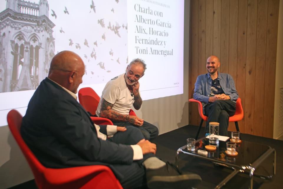 17.05.2024 Encuentros fotográficos presentado por Horacio Fernández con Alberto Garcia Alix y Toni Amengual dos generaciones dos estilos.
#xaviéferré #photographer #photography