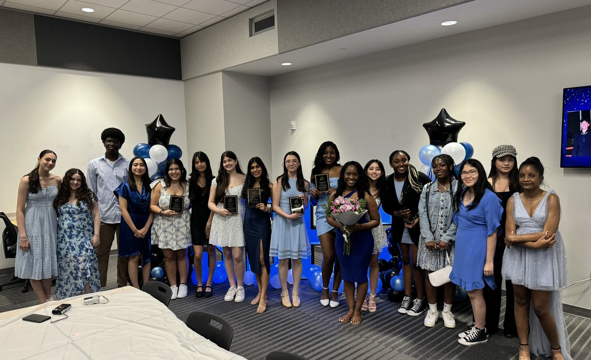 SharksSection's tweet image. Celebrating the 2023-2024 Student Council Banquet! Grateful for all the incredible students who made this year a success. A special shoutout to Ms. Sasu for being an outstanding sponsor. Fins up, Creek!🦈