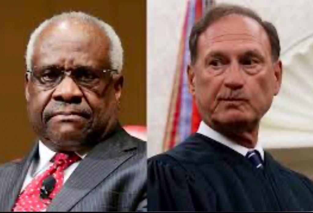 We the People demand a Supreme Court that is not corrupt.

The US Congress holds the responsibility of protecting American citizens from the unethical actions of Supreme Court Justices. 

Who else demands the immediate expulsion of justices Clarence Thomas & Samuel Alito? 🤚