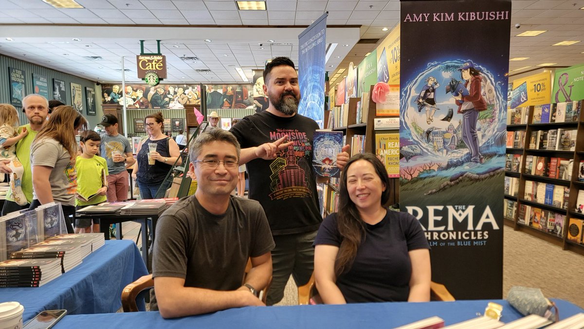 Ran by Barnes and Noble to chat with @amykibuishi and @boltcity so I could pick up the last book for Amulet and get it autographed. Thank y'all!