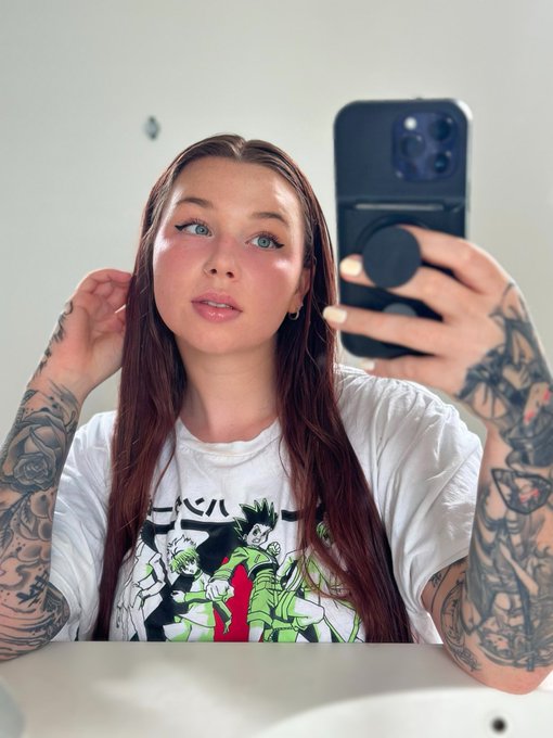 fun fact about Sara: my freckles are so prominent in the summer that I even have them on my lips ☺️ https://t