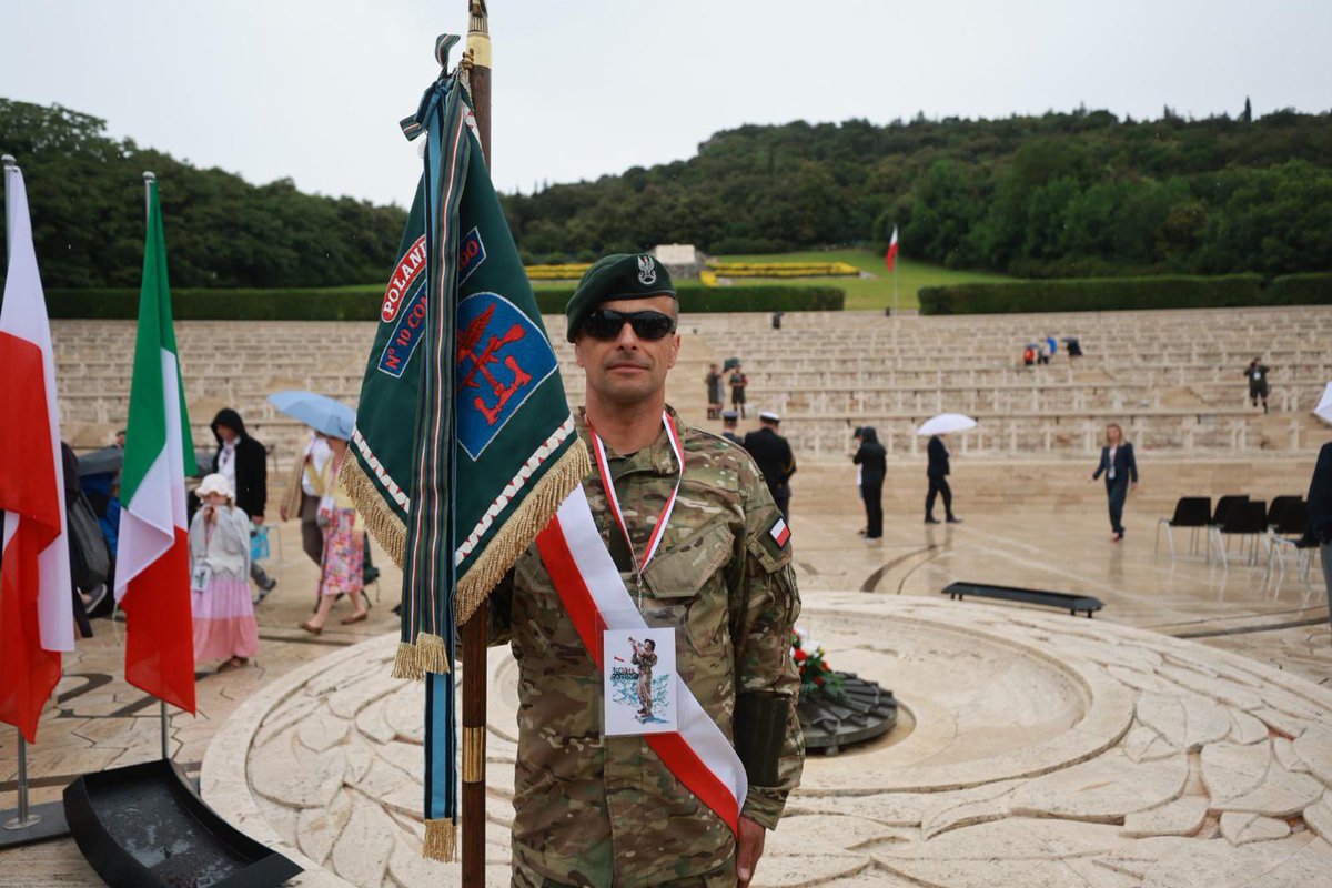 Zespół Bojowy „B” Jednostki Wojskowej Komandosów z Lublińca to jedyny pododdział w Polsce, który dziedziczy tradycje 1 Samodzielnej Kompanii Commando. ☑️ Żołnierze tej formacji byli pierwszymi Polakami, którzy w czasie II wojny światowej walczyli na Półwyspie Apenińskim. Na