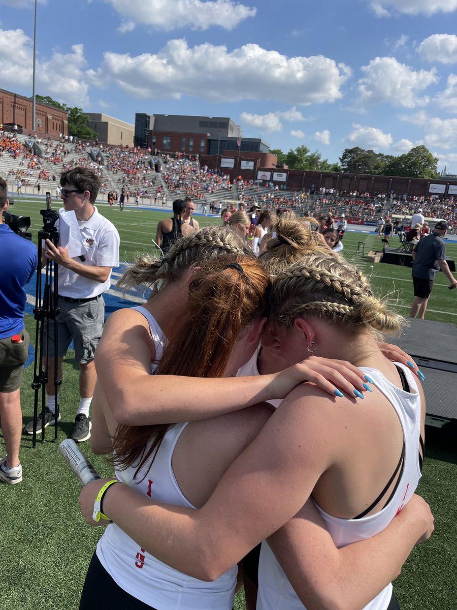 The final embrace from the 4x100 team that finished 2nd. It also marked the end of two incredible careers for Jalyn Hovenga and Emma Anderson.