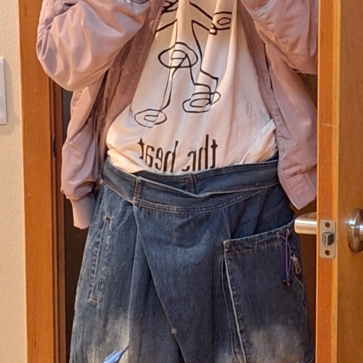 crumbbbbly's tweet photo. imagine wearing 300 dollar pants to go work in the woods with little booger miners #RichTeachers #TeachersShouldGetPaidLess #DefundSchools #ThisHeatIsAGoodBand https://t.co/k2iTYbl4WA
