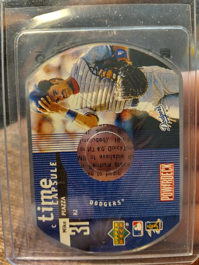 We have here a Baseball 1998 Mike Piazza #Dodgers Upper Deck PowerDeck Card. Asking $3.00. Feel free to make any offers. Retweet or stack if you want. @Hobby_Connector @Acollectorsdrea @sports_sell @CardboardEchoes