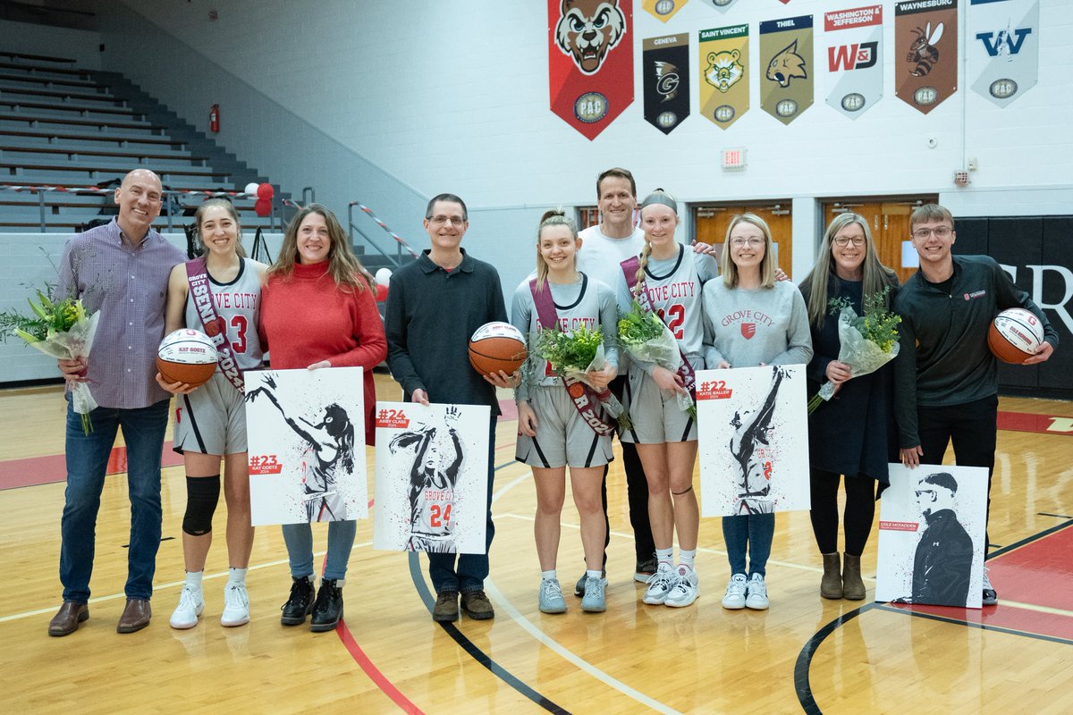 GCC_WBB's tweet photo. Happy Graduation Day to our four graduates! Wishing you all the best Cole, Kat, Katie and Abby!🎓
#wolverinestogether #gccathletics https://t.co/go0LZzF2mN