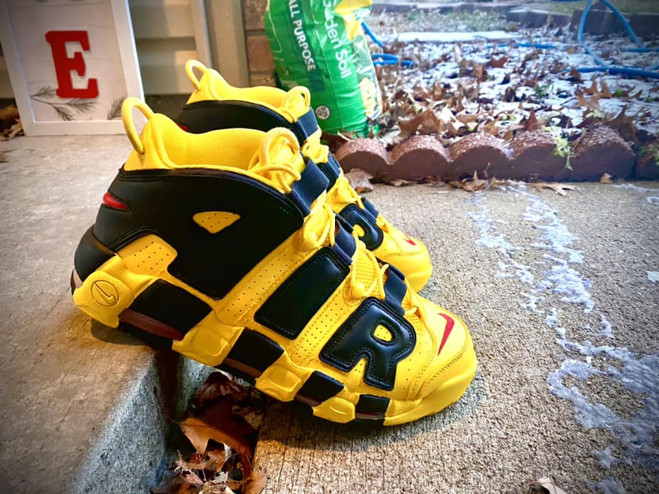 Klatcustoms's tweet photo. Custom Yellow ⛈️Thunder Air Up-tempos https://t.co/j9OhNdqfOc