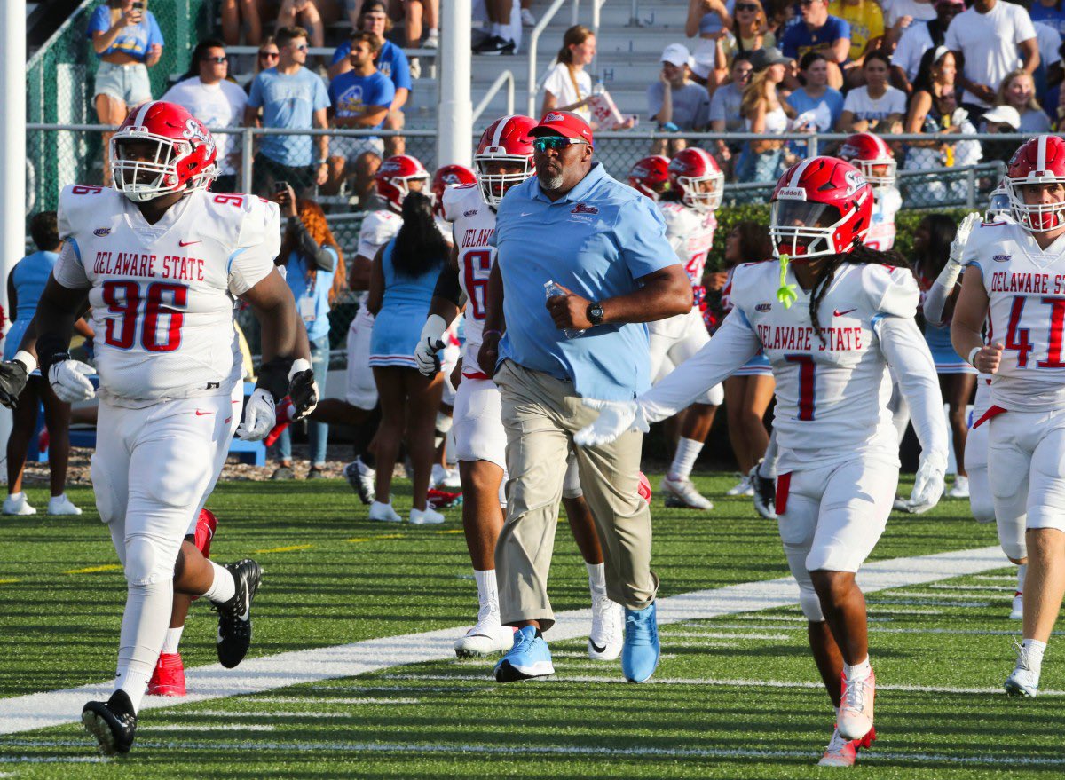 Sheedgeorge9's tweet photo. Extremely Blessed To Have EARNED My First D1 Offer From Delaware State Univeristy #HDBG @pgreat81 @DaemonDameon https://t.co/PDD3BYcXjH