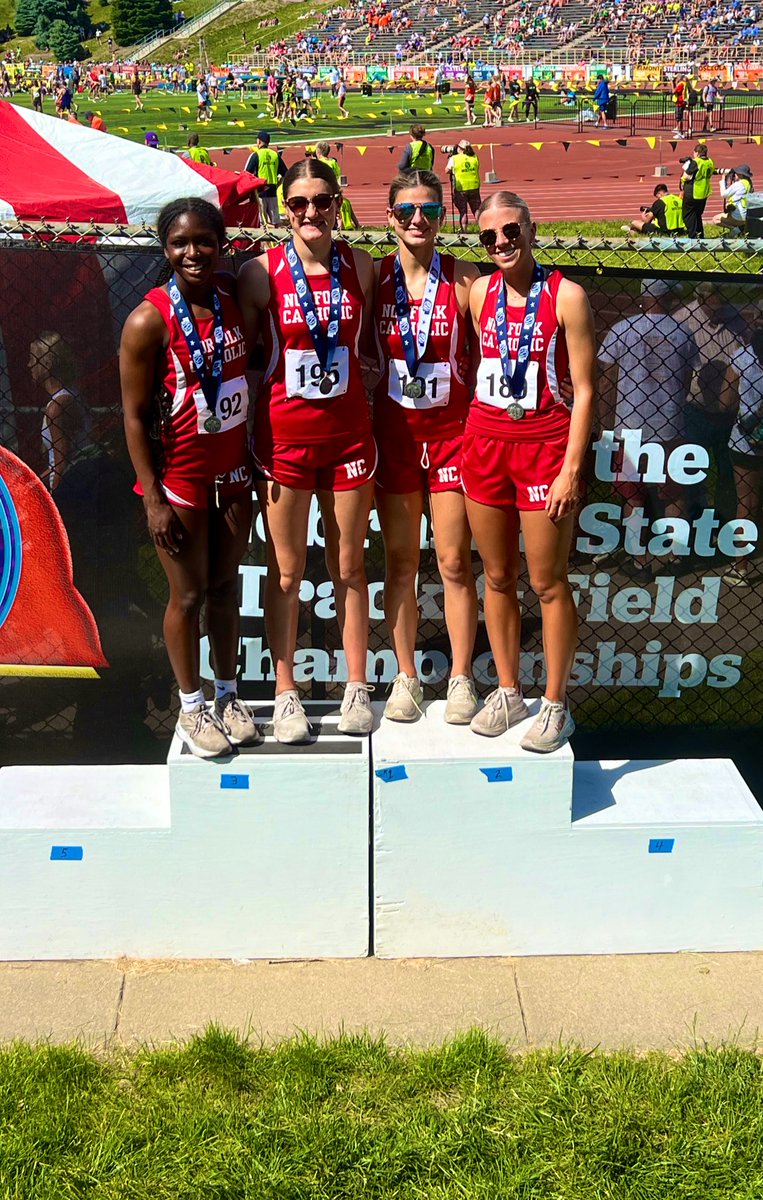🥈🌟Runner Up 🌟🥈 

Congratulations to the girls 4x1 on finishing 2nd with a PR time of 50.12!