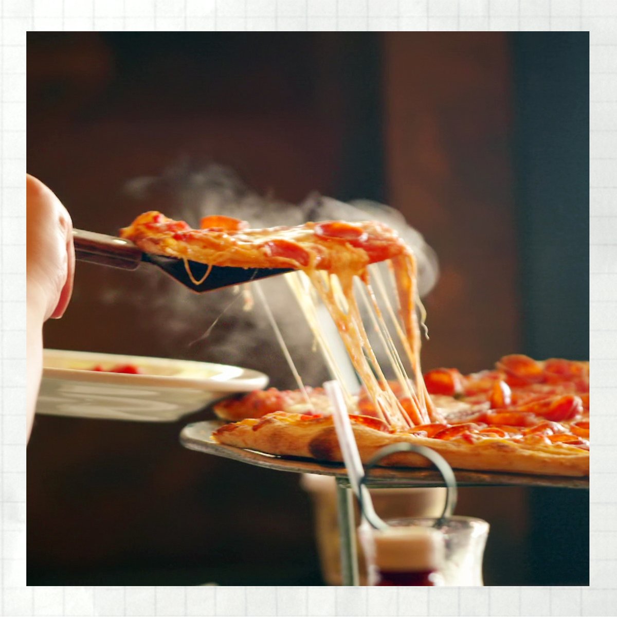 Get ready for a slice of pizza perfection with award-winning pizza maker Scot Cosentino! Don’t miss his episode of Meet a Scientologist when it debuts on 21 May. scientology.tv/scosentino @goodfellas_si @javitscenter @fivepointspizza #pizzapizza #nypizza #brickoven