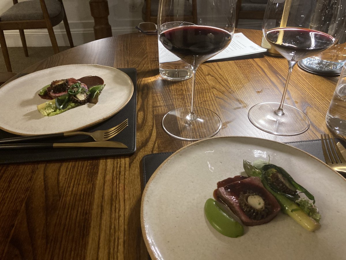 MichelinGuideUK's tweet photo. Full-flavoured 50-day aged beef was the star of the show at SOURCE @gilpinhotel by @olliebridgwater 

#MICHELINStar #Windermere #Cumbria 

https://t.co/cobdvmuuk0 https://t.co/bEBZoX3DTl