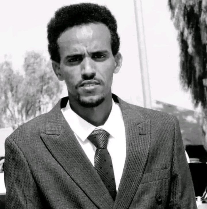 في مثل هذا اليوم من العام الماضي (18/5/2023)، قُتل المدرس الصومالي صليبان عبد الرحمن الذي كان مدرساً في مدرسة إلياس الثانوية في مدينة لاسعانود  على يد ميليشيا الانفصاليين أرض الصومال، وكان يقوم بتدريس الفيزياء والرياضيات في المدرسة، وكان من مواليد  لاسعانود  في عام 1992. المرحوم