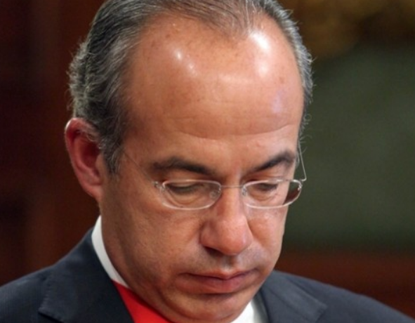 Este fulano nos dejo una deuda de 12 BILLONES de Pesos que vamos a pagar en 70 años. ¿Qué chingue o que no chingue a su pu.... madre?  👉📷🙋