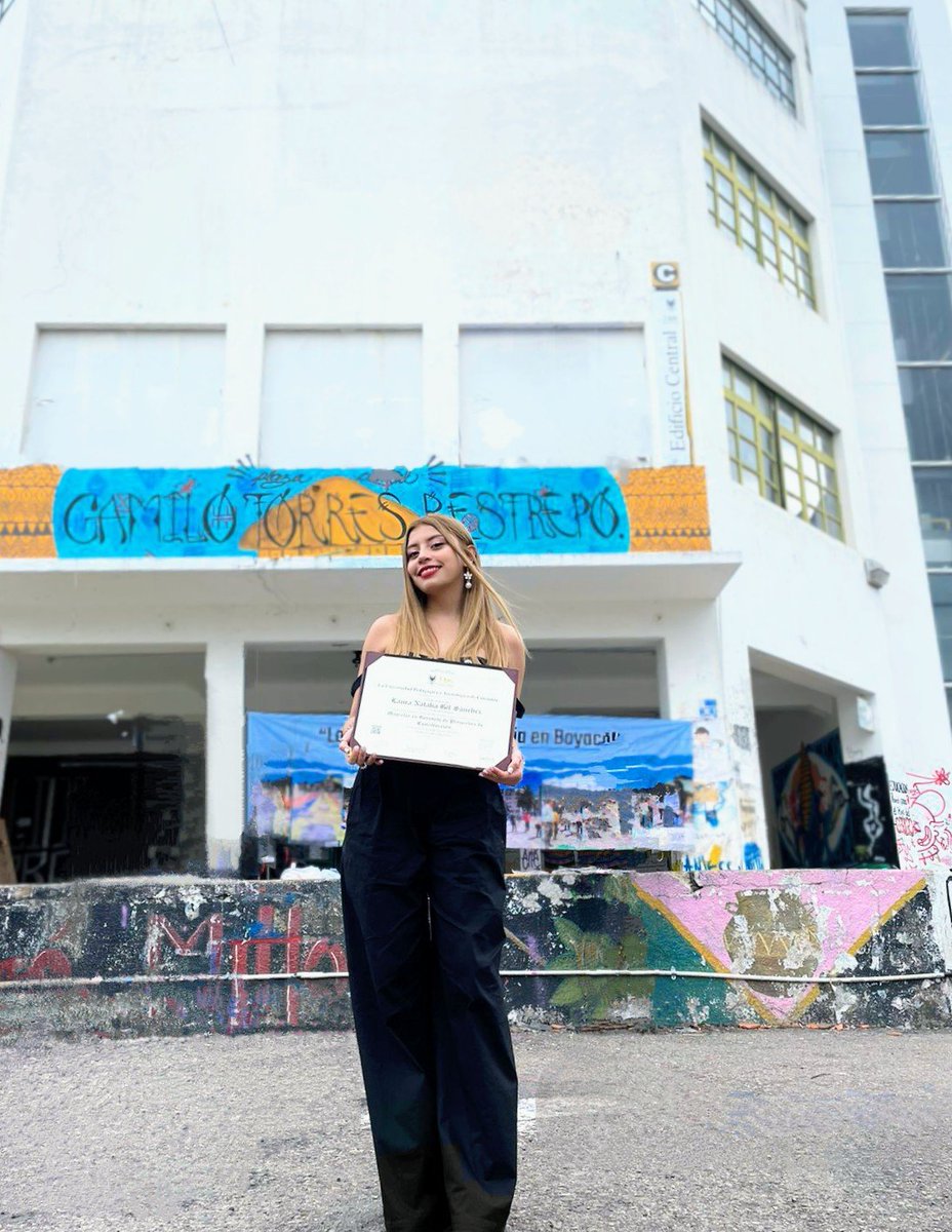 Loushua_'s tweet photo. ¡Laura Natalia de Magister! https://t.co/e6MqPja25u