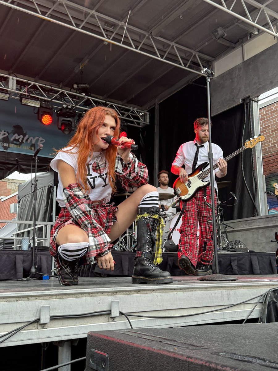 soundmind_live's tweet photo. .@MisterWives are on fire at #SoundMindFest! https://t.co/jreqFnYW2P
