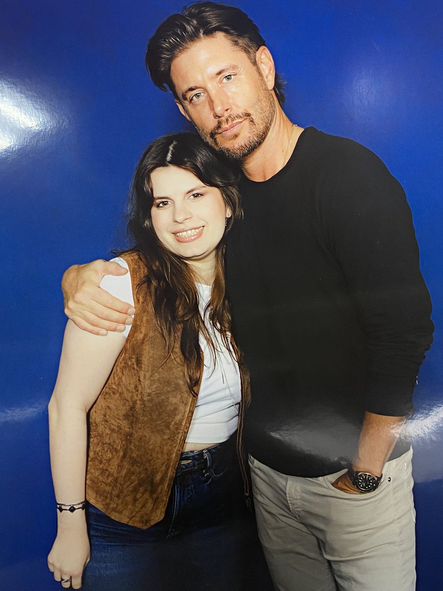 lucidemise's tweet image. THE HEAD LEWN THE HAND PLACEKENT ME CLENCHING MY FIST CUS IM SO NERVU 😭😭😭 #spnnj #njcon #spncon