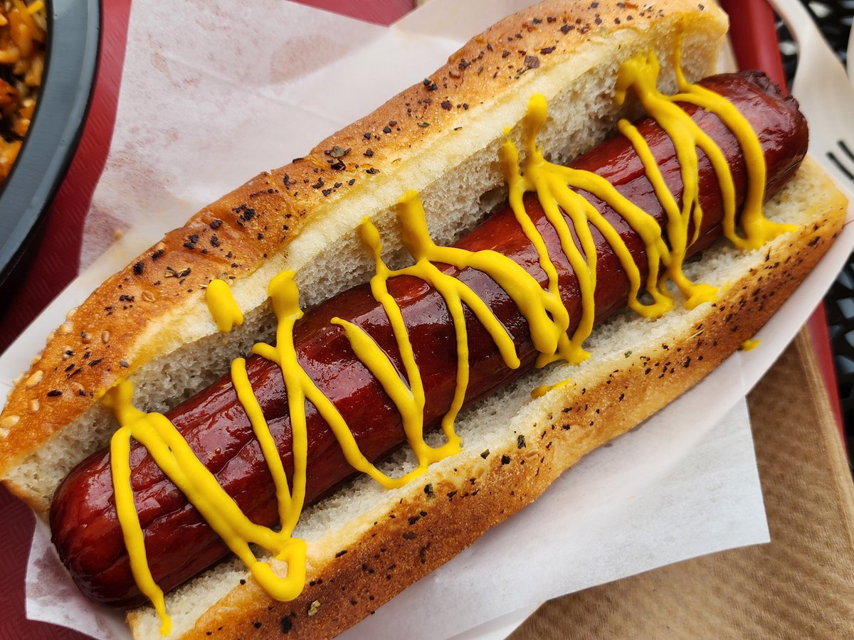 Nothing like a nice Saturday afternoon grubbing at Buldogis on Fort Apache in Las Vegas... #VETERANOWNED