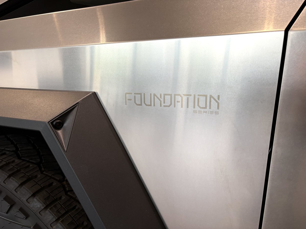 Y__Tesla's tweet image. 📐@Cybertruck on display at @Tesla Center in Solihull,  🇬🇧. This truck is freaking cool 🔥impressive. 
#tesla #cybertruck #tesladesign