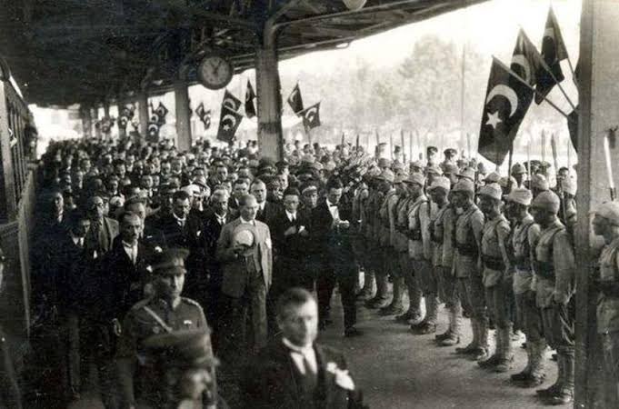 19 Mayıs 1919 | Büyük Önder Mustafa Kemal Atatürk, Milli Mücadele'yi başlatmak üzere Samsun'a ayak bastı.