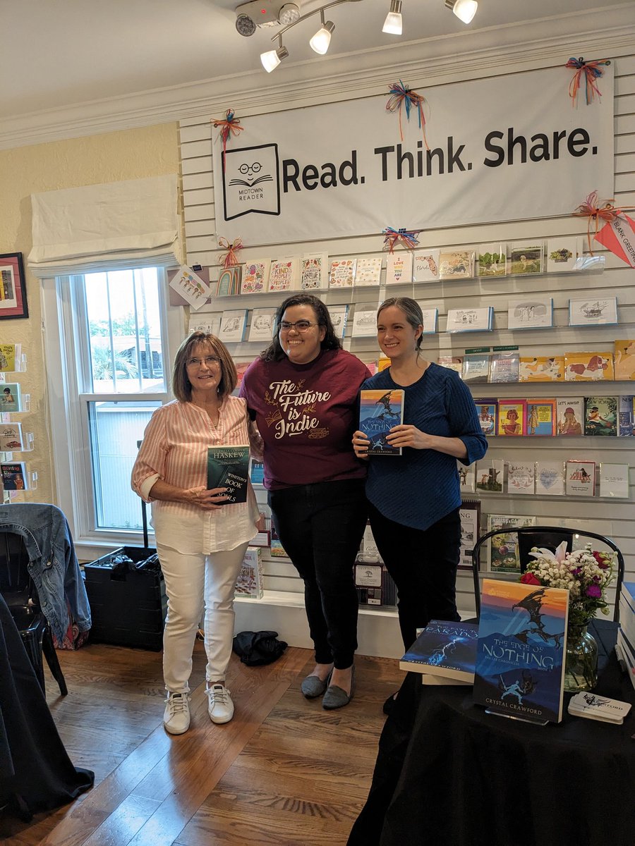 Had a great turnout at the book signing, and met some lovely people. 💖 Thanks to everyone who came! It was also nice to meet my signing neighbor, a published poet who recently indie pubbed her first mystery/thriller. Thank you, Jess and @midtownreader for having us!