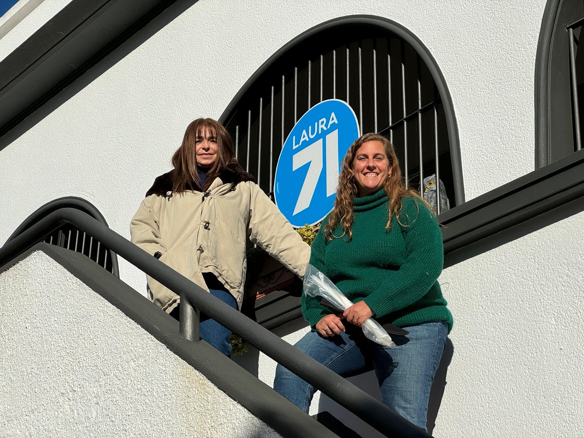 VArlegui's tweet photo. 🏳 Esta tarde colocamos carteles de la @lista71 y @lauraraffo en casas de familia.

📍Pajas Blancas
📍Malvín

¡Gracias Mónica, Lilián y Tota por sumarse a #Casa71! https://t.co/OipWbXF7VQ