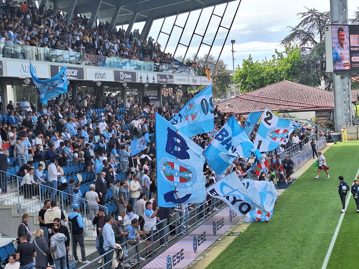 Maintien assuré en <a href="/top14rugby/">TOP 14 Rugby</a> Un grand merci aux joueurs <a href="/avironrugbypro/">Aviron Bayonnais</a> et à l'ensemble des supporters à domicile et à l'extérieur. Encore une très belle ambiance pour #ABUSAP : un grand merci <a href="/assoboc/">Asso BOC</a> . Beti zurekin !!