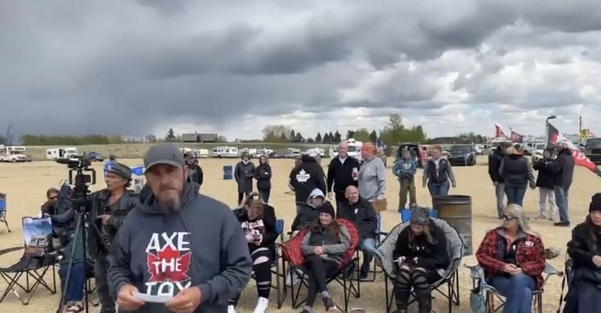 @ShaneCGetson BTW Ron Clark estimated a couple hundred people were present. I think that may be more convoy math. From his own footage as people waited for Getson to speak: