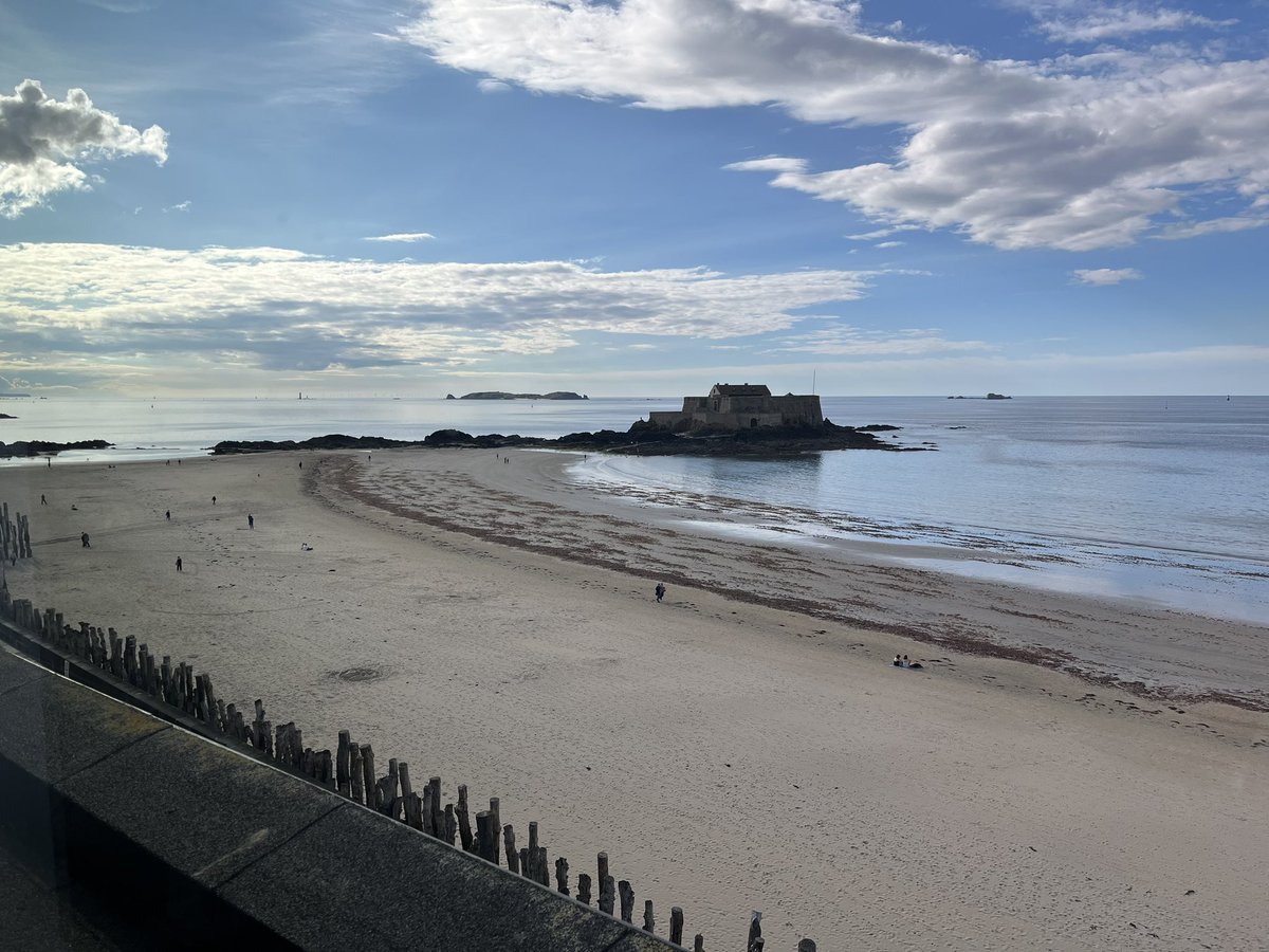 Emmanuel Khérad (@emmanuelkherad) on Twitter photo La Librairie Francophone à #saintmalo <a href="/FestivalEV/">Saint-Malo Étonnants Voyageurs</a> avec des auteurs du #liban #quebec #ilesmarquises #maroc #france ! Toute la diversité francophone! Sur <a href="/franceinter/">France Inter</a> Rediff 1h <a href="/RadioTeleSuisse/">RTS</a> <a href="/iciradiocanada/">Radio-Canada</a> 21h <a href="/RTBF/">RTBF</a> dimanche midi La Librairie Francophone à #saintmalo <a href="/FestivalEV/">Saint-Malo Étonnants Voyageurs</a> avec des auteurs du #liban #quebec #ilesmarquises #maroc #france ! Toute la diversité francophone! Sur <a href="/franceinter/">France Inter</a> Rediff 1h <a href="/RadioTeleSuisse/">RTS</a> <a href="/iciradiocanada/">Radio-Canada</a> 21h <a href="/RTBF/">RTBF</a> dimanche midi