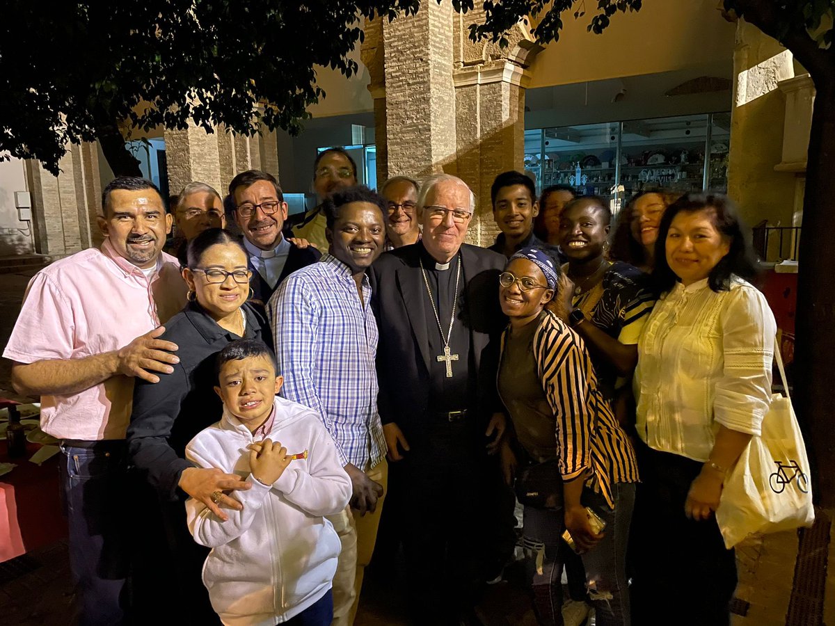 ASMigraciones's tweet image. Muy presentes en la #VigiliadePentecostés acompañados de nuestro @ArzobispoSaiz @Archisevilla1 una experiencia de #sinodalidad y celebración