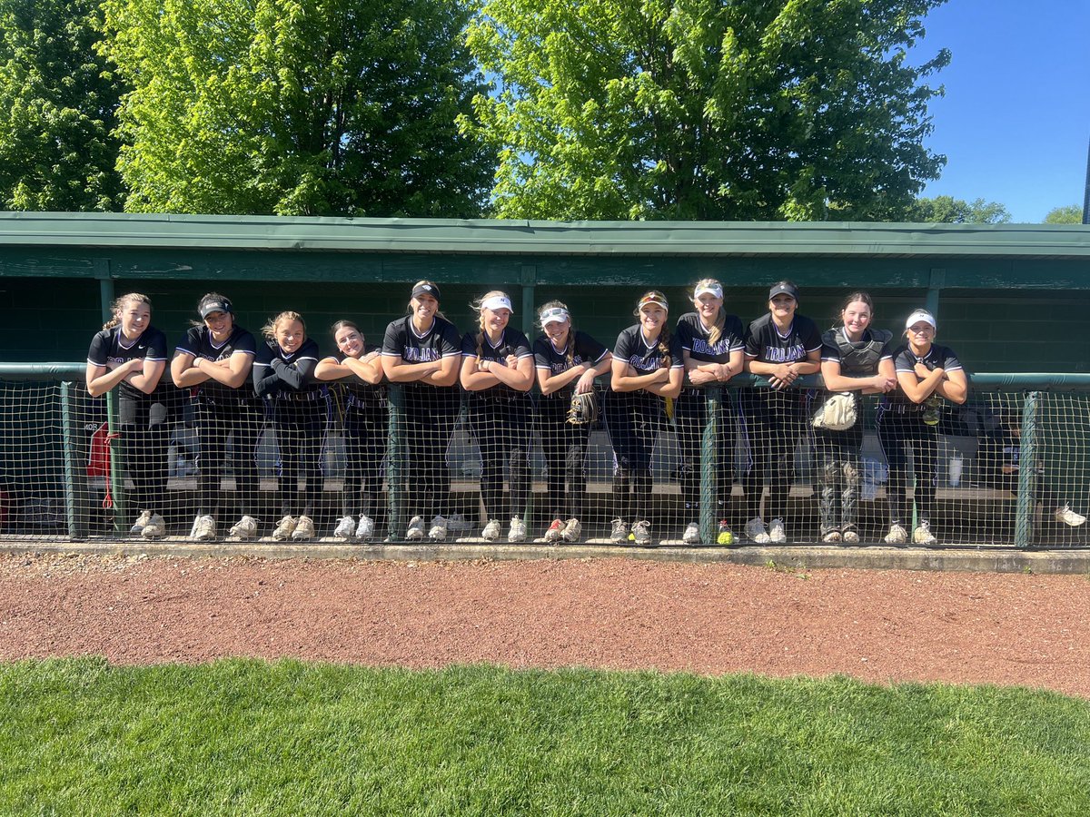So proud of our team! We play though from day one. 20 win season, winning our conference and getting a 3 seed for our sectional. Let keep it rolling in the playoffs. @SbCheetahs @DGNSoftball @BullockChicago @rsmidwest @BoDomeBville @CORE1inc