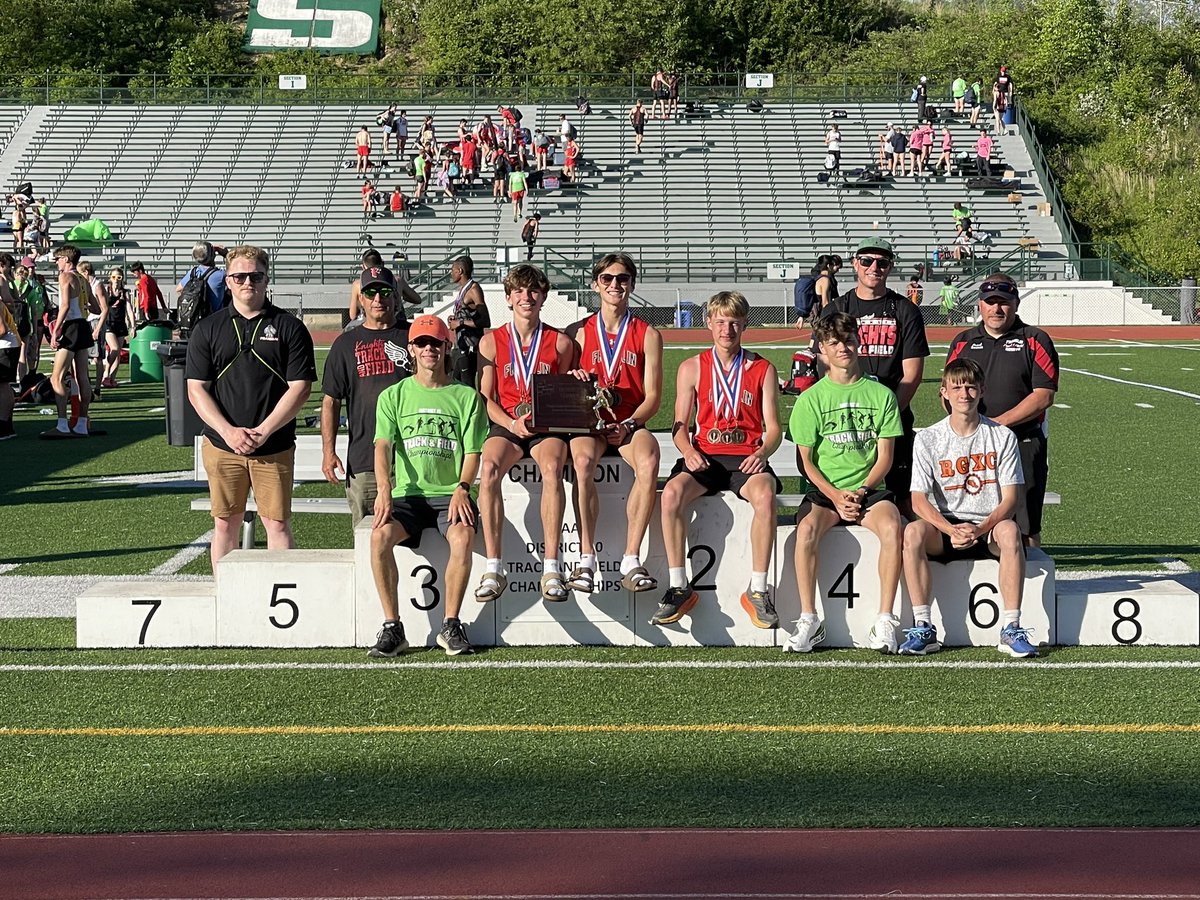 ETNreisenweber's tweet photo. D-10 team champs! @PIAADistrict10 
2A girls: Fort LeBoeuf
2A boys: Franklin
3A girls: Hickory
3A boys: Grove City 

@HSD_TrackField @PrideoftheBison https://t.co/lH9rcgkdr9