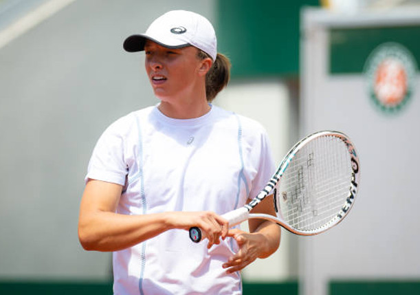 tenniscoaching.com (@_tenniscoaching) on Twitter photo tenniscoaching.com Swiatek: There Will Be A Different Pressure at Roland Garros: The Pole will be the heavy favorite as she heads to Paris in search of her fourth Roland Garros title.
By Chris Oddo | <a href="/TheFanChild/">Chris Oddo</a> | Saturday May 18, 2024
Iga… dlvr.it/T74fzL tenniscoaching.com Swiatek: There Will Be A Different Pressure at Roland Garros: The Pole will be the heavy favorite as she heads to Paris in search of her fourth Roland Garros title.
By Chris Oddo | <a href="/TheFanChild/">Chris Oddo</a> | Saturday May 18, 2024
Iga… dlvr.it/T74fzL
