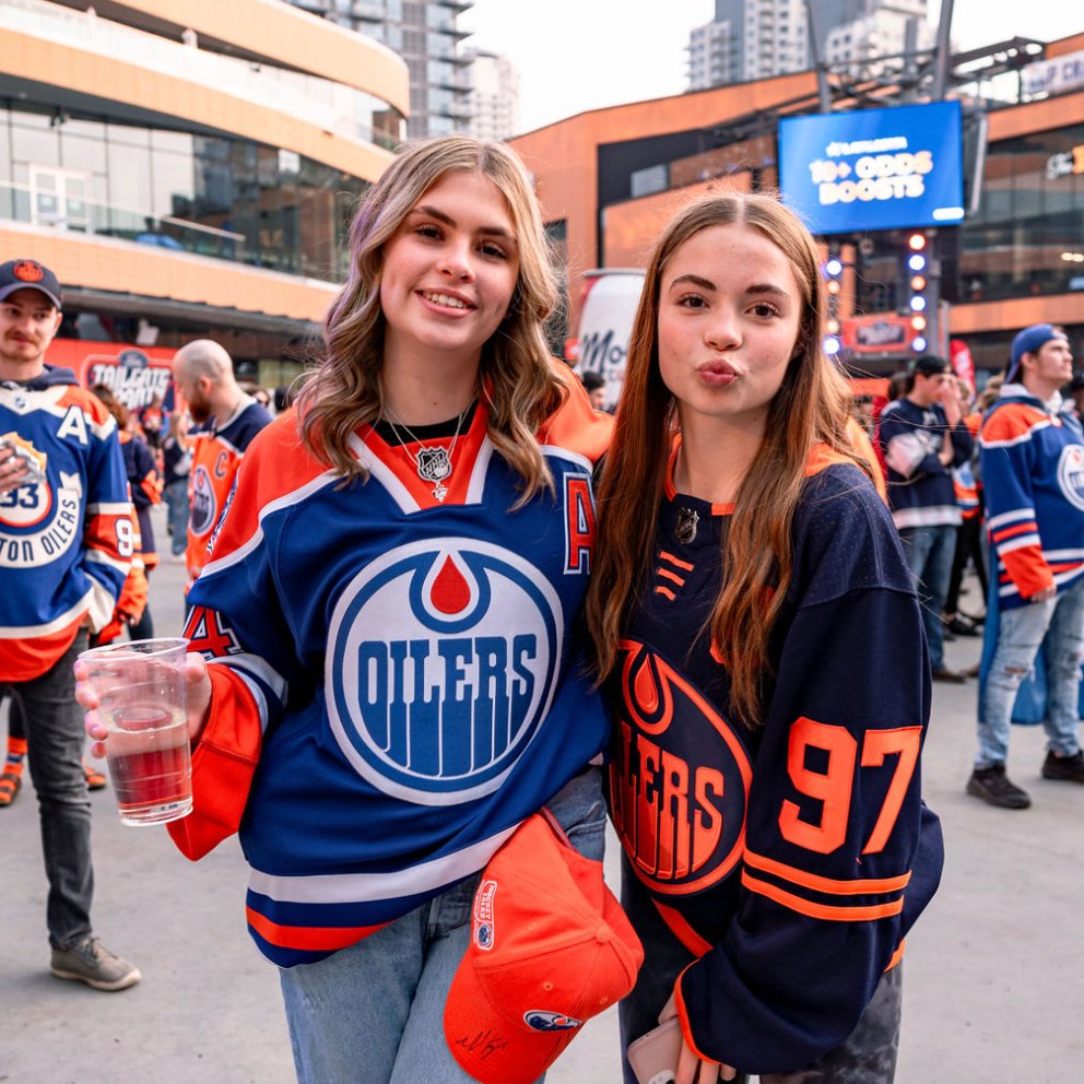 🧡💙 Doors are open in #IceDistrict!!

Let's get loud #OilCountry and #LetsGoOilers!!