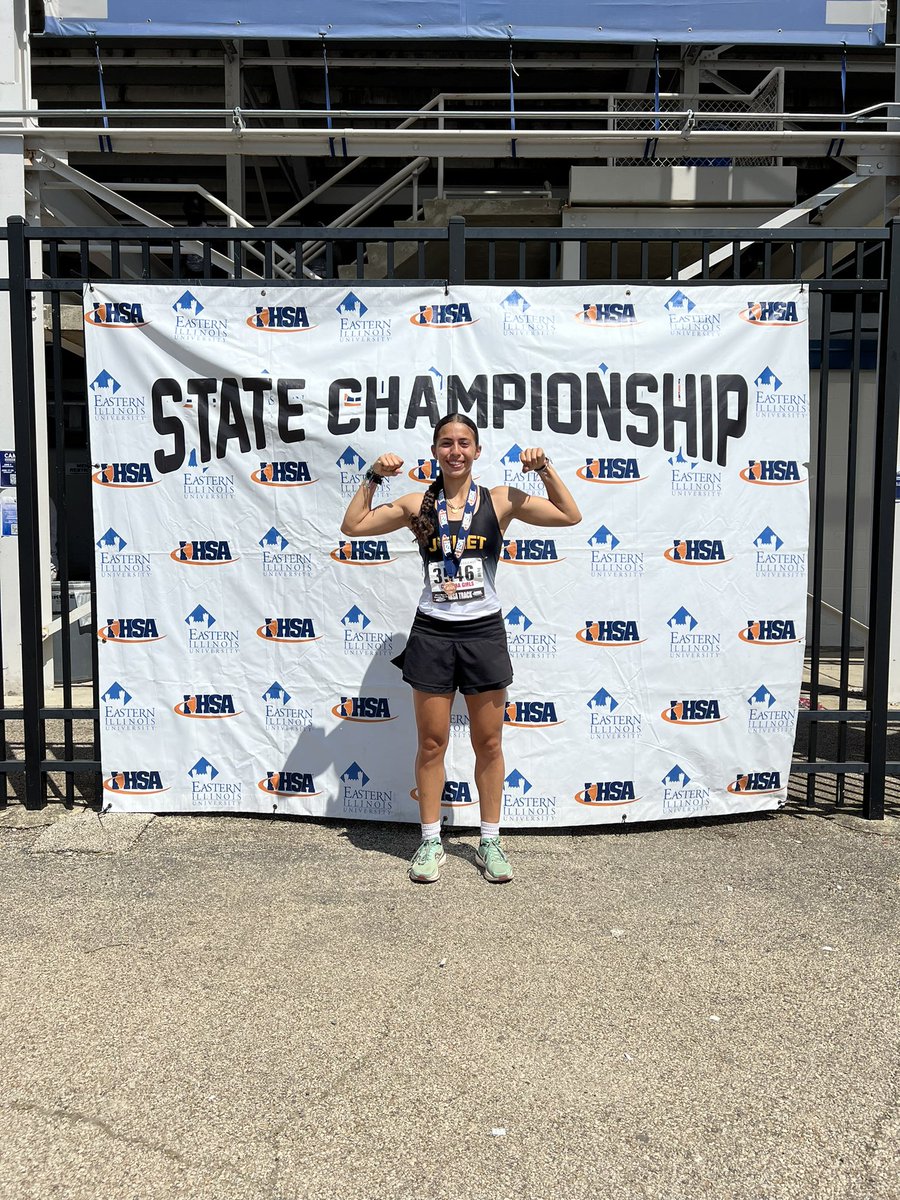 Janell@JanellisaO explored today what was possible on that blue track at EIU IHSA Girls’ 3A Track State Finals! Janell walked off that blue track with a new outdoor 800m school record, 800m PR of 2:14.76 and as an All-State 800m runner with an 8th place finish #proudcoaches💛🖤🎓