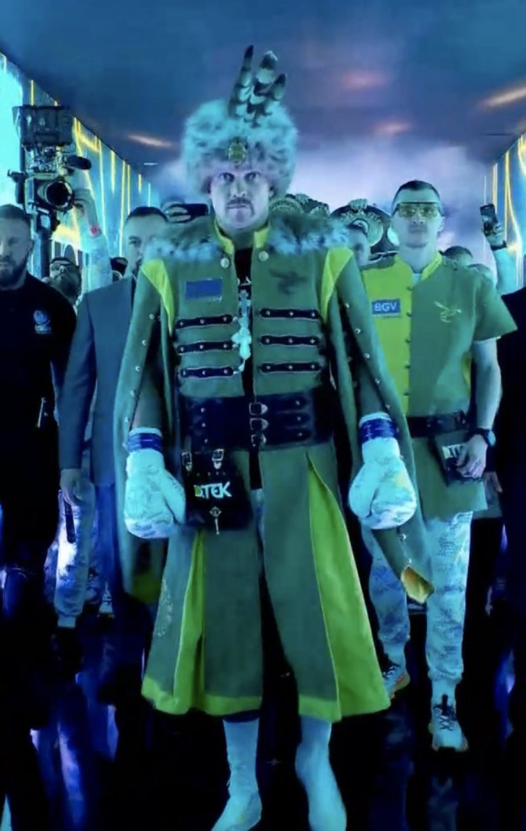 BarryClancy's tweet photo. Same energy #FuryUsyk https://t.co/Fi5C5qjeWz