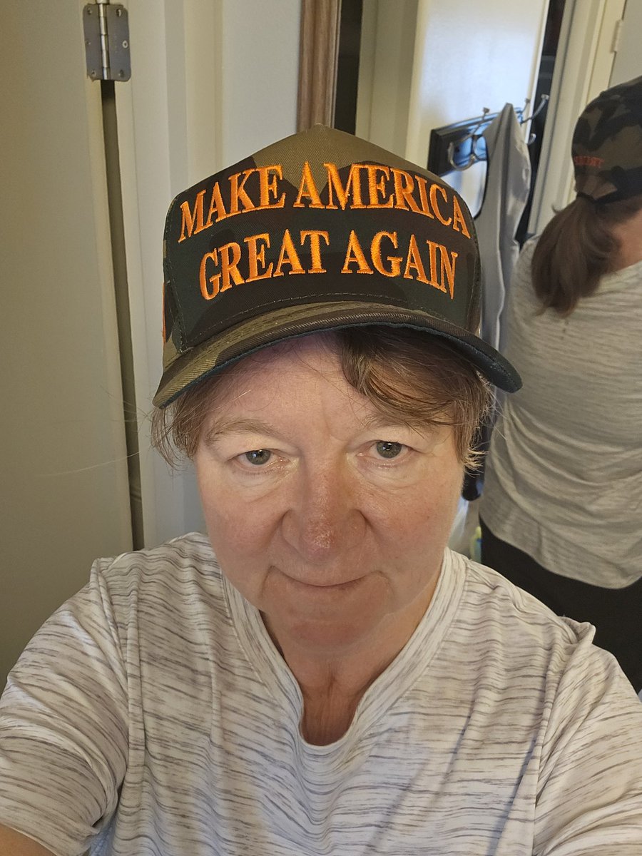 Love my new hat I received today from my favorite president I got for donating to his campaign. Can't wait to be sporting it all over town😁