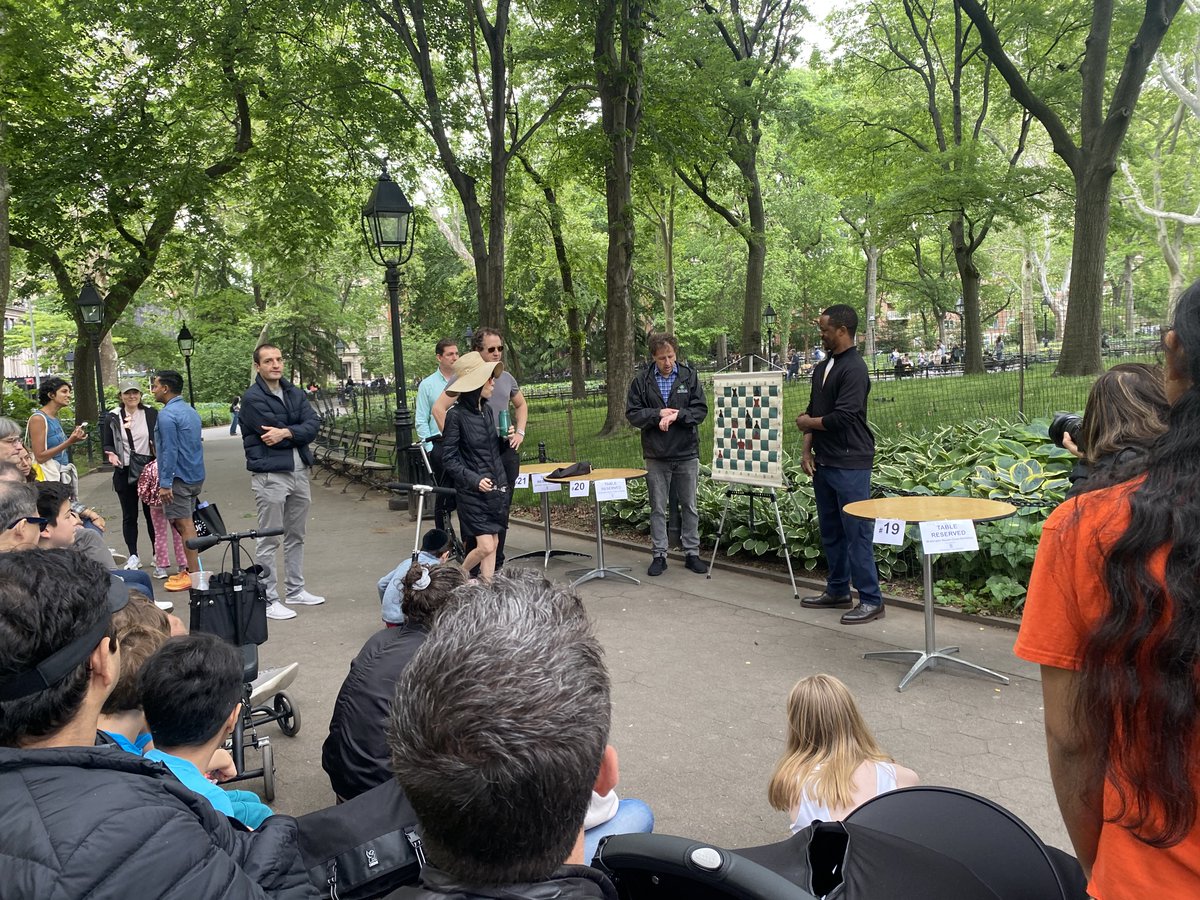 AllieRyanNYC's tweet image. Thanks to Washington Square Association for hosting today's Chess Tournament. @HerMoveNext is an amazing organization teaching chess to young girls and women. Honored to play against  International Master Farai Mandizha and learn new strategy. Congrats to all!