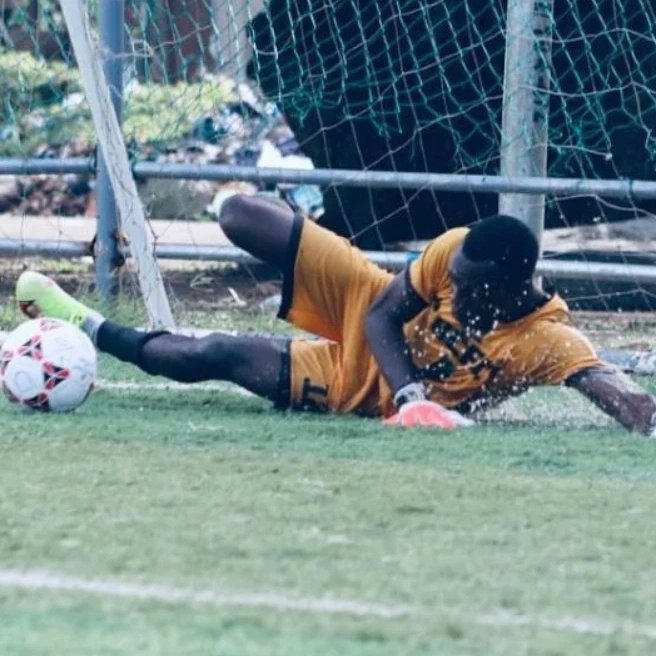 seunkeks's tweet photo. Season Review from the Head Coach of @broadcity_fc 

As we conclude the 2023/2024 season, I'm proud to reflect on our team's achievements.

- In the @theNNLO (Division 3), we secured 6 wins, 3 draws, and a single loss, narrowly missing a playoff spot for the NNL (Division 2). https://t.co/jQu07rvNlQ