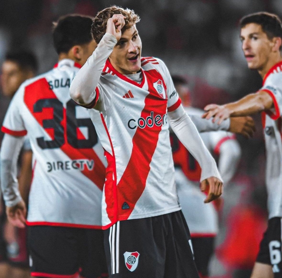 De galera cuando juega el pibe Colidio