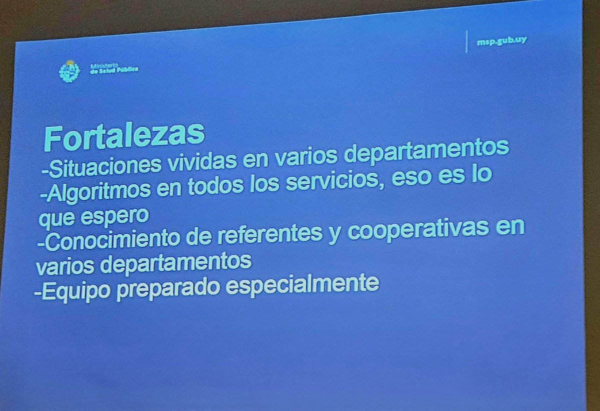 Hoy se llevó a cabo el encuentro nacional de Directores Departamentales de Salud en Paysandú con el objetivo de preparar la respuesta ante los próximos brotes de Dengue que se esperan a fin de año. Excelente intercambio de experiencias #DIGECOOR #SaludEnTerritorio @MSPUruguay