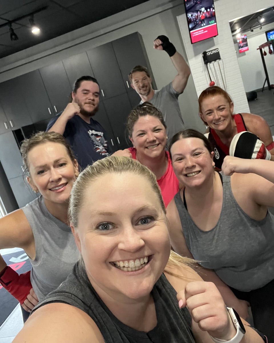 #SweatySelfies or it didn't happen! 📸 Shout out to our #9Rounders who CRUSHED their workouts today. 💪 #9Round #9RoundNation #Selfie #StrongerIn30
