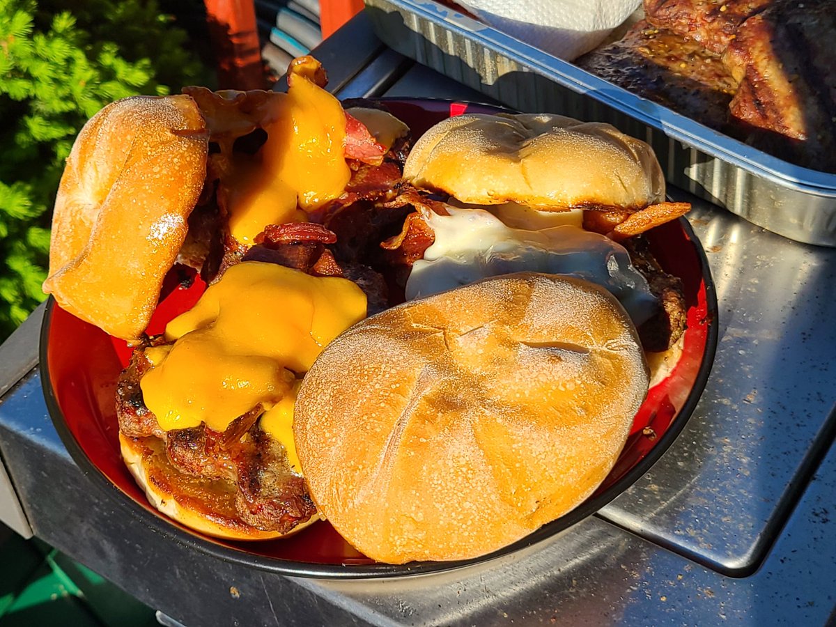 STCPod's tweet image. #maytwofour #bbq