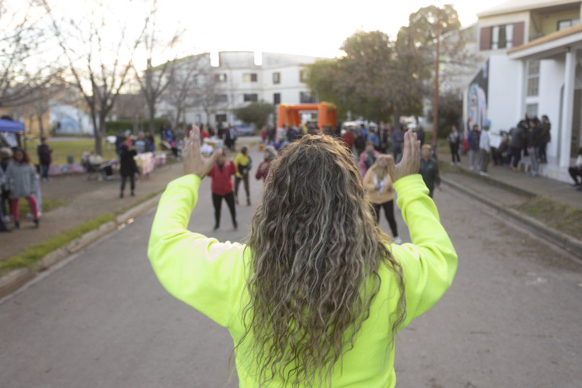 FESTIVAL DE OTOÑO EN EL BARRIO AMEL 🍁 

Con bandas en vivo, inflables feria y actividades recreativas celebramos el Festival de Otoño en el barrio Amel 🍂
Gracias al Hospital Zatti a los Bomberos Voluntarios y a todos los vecinos por estar presentes en esta hermosa jornada