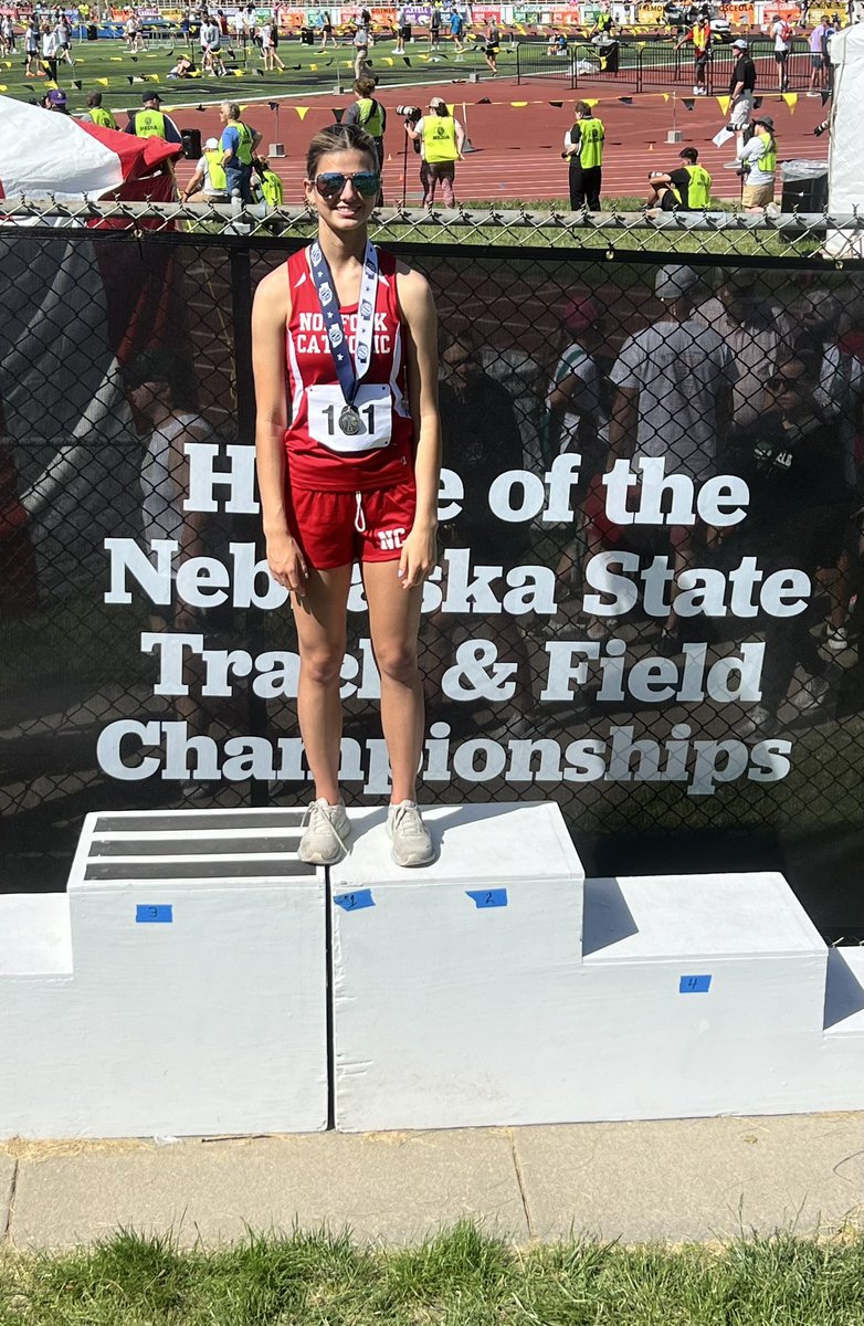 🥈Runner up🥈 

Congratulations to Eva Hartzell on placing 2nd in the 100m hurdles with a PR and new school record time of 14.99! 🤩
