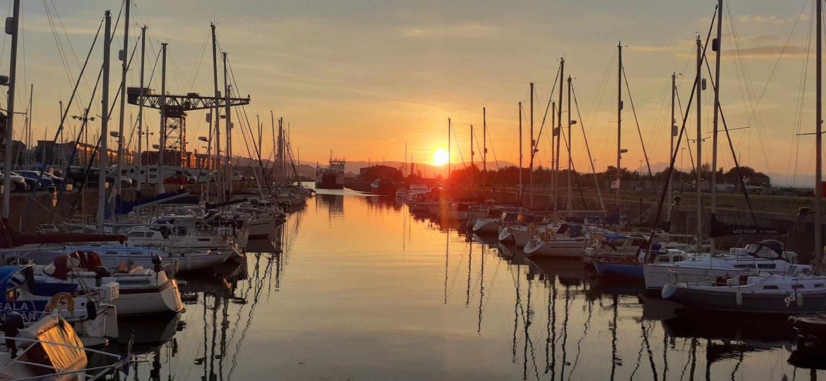 The @jwdmarina this evening.

Thanks to Lynn Bleasdale for the photo 📸

Discover Inverclyde 👇
discoverinverclyde.com

#DiscoverInverclyde #DiscoverGreenock #Greenock #Scotland #ScotlandIsCalling #ScotlandIsNow #SailScotland