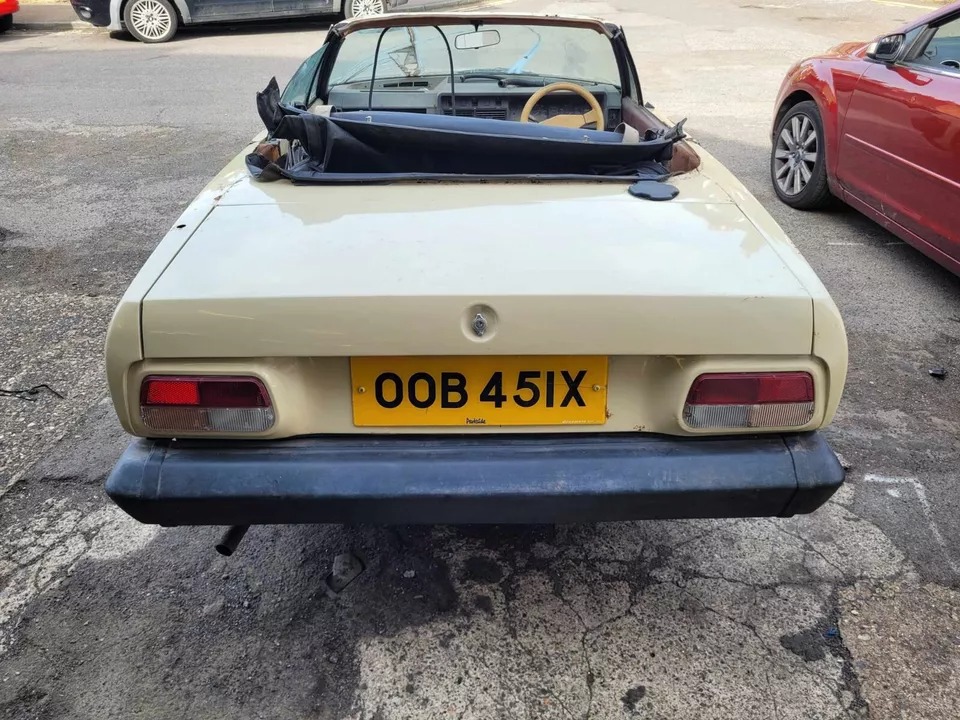 BarnFindsUK's tweet image. Ad:  Triumph TR7 Convertible - "found in a garage, assumed having been there since it was last taxed in 1986"
On eBay here --&amp;gt;&amp;gt; ow.ly/Aelh50RLFS0

#TriumphTR7Convertible #ClassicCarForSale #ConvertibleLife #CarCollector #ClassicCarAuction #CarRestoration