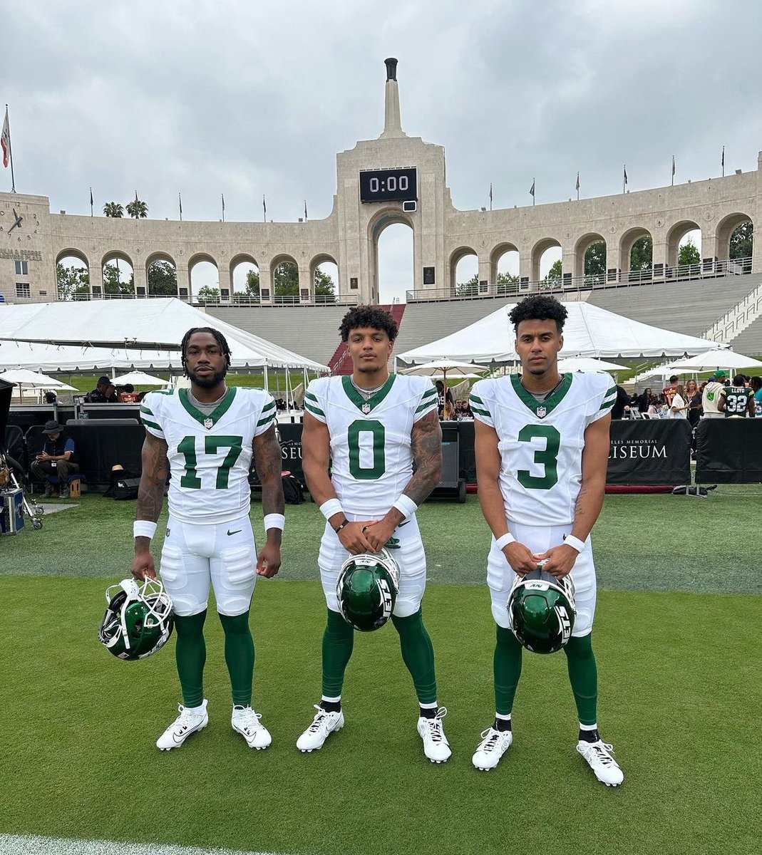 #Jets rookies at the premiere today 🔥