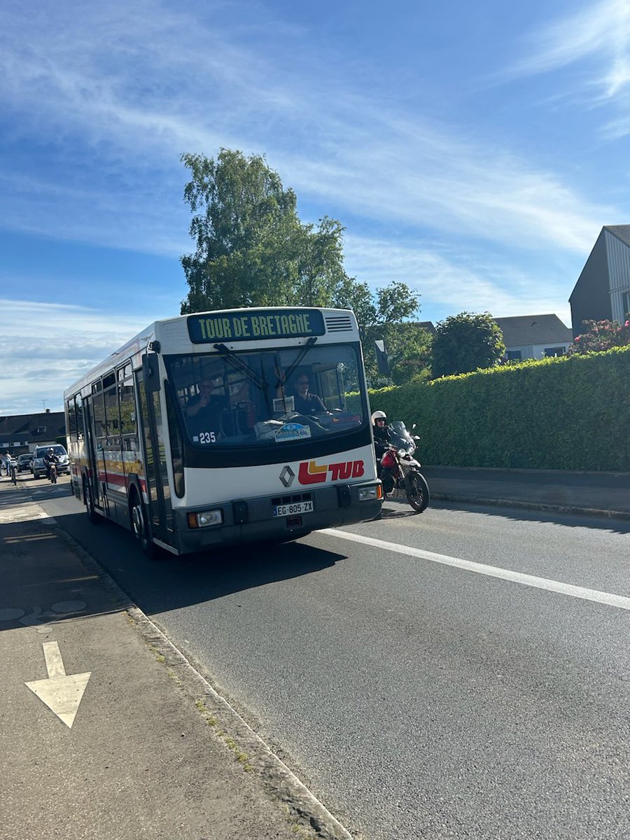 Un bus TUB des premiers pas de l’intercommunalité à <a href="/StBrieucAgglo/">StBrieuc Armor Agglo</a>   au Tour de Bretagne des véhicules ancien !
