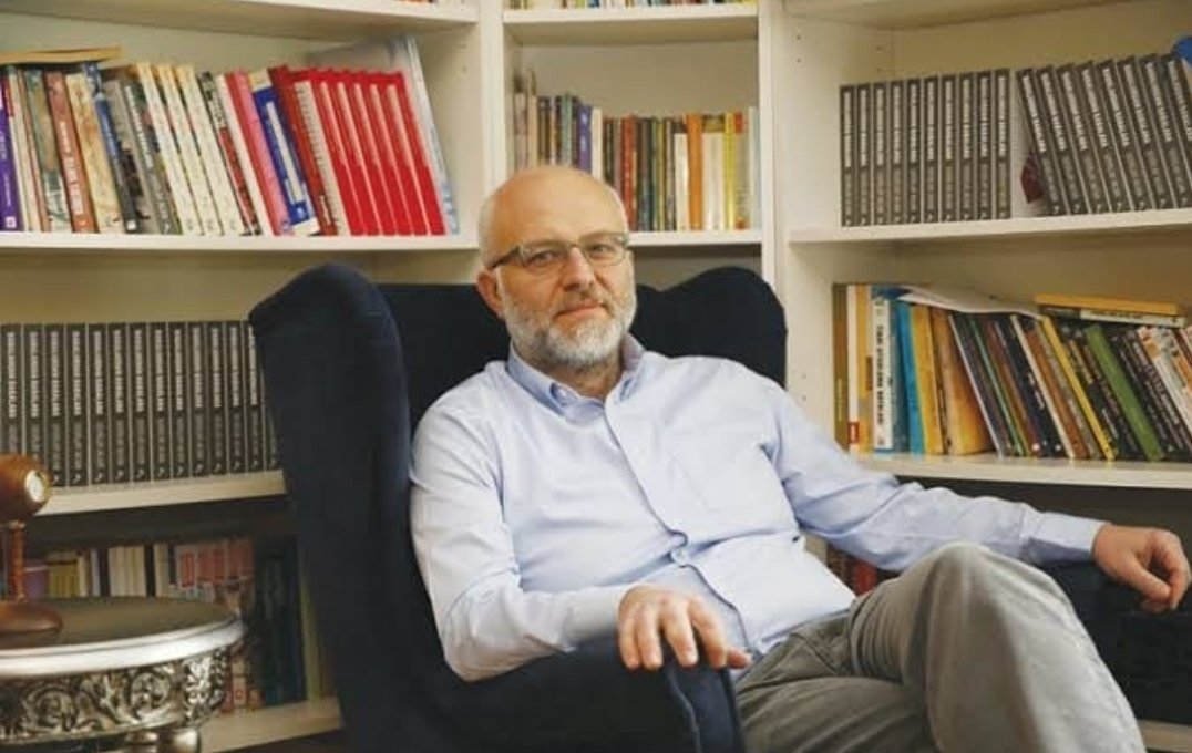 "Çektiğimiz acı çoğu zaman, artık değiştiremeyeceğimiz bir şeyi hâlâ kabullenemiyor oluşumuzdan kaynaklanır."

Kemal Sayar