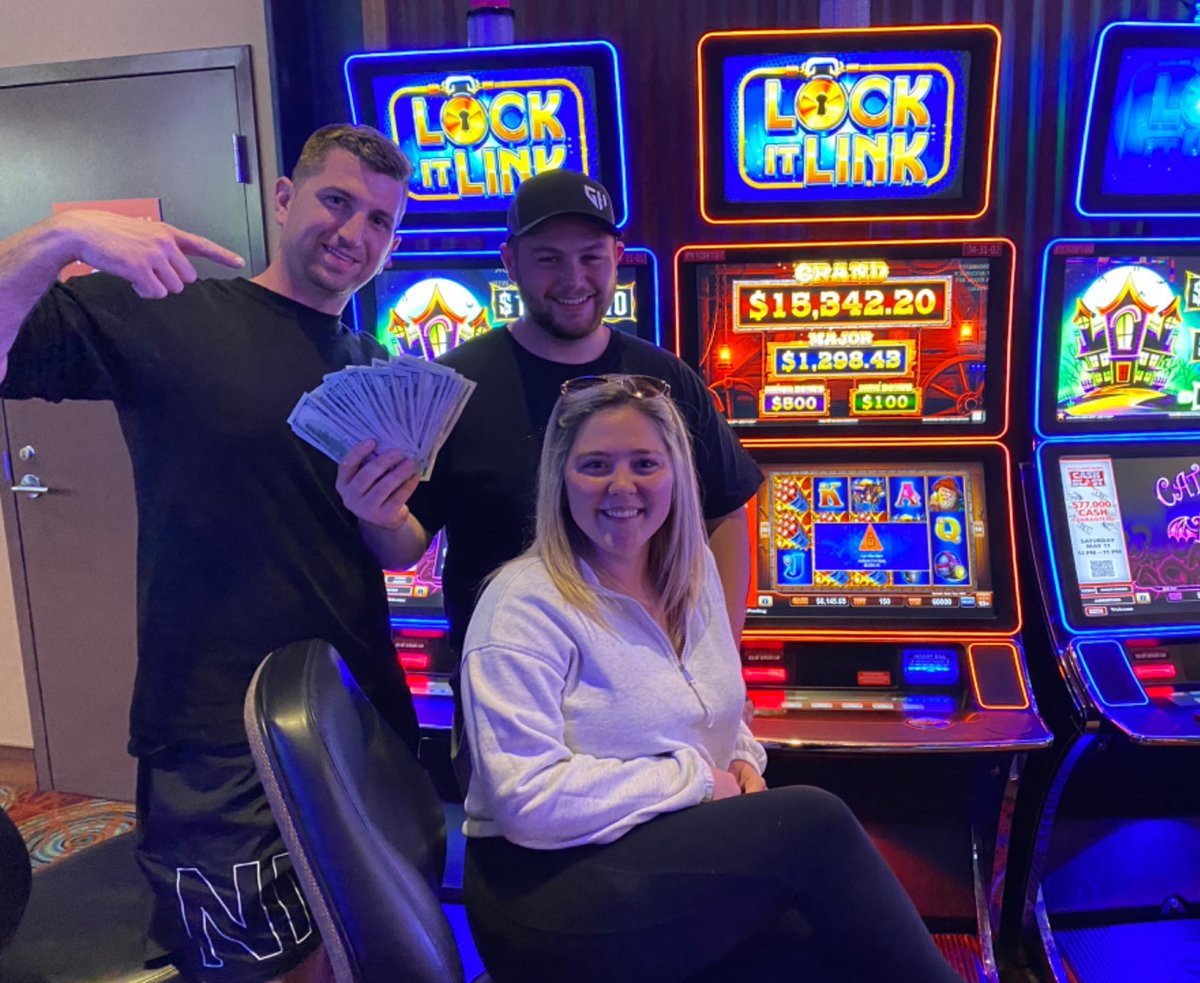 Jesse just cracked the code to #MoneyKeeper success with a $6,000 jackpot win on the Lock It Link slot machine at FireKeepers! 🎰💰 That's what we call a winning combination! 🔓💥 Get ready to unlock your own jackpot dreams and #GetYourVegasOn!